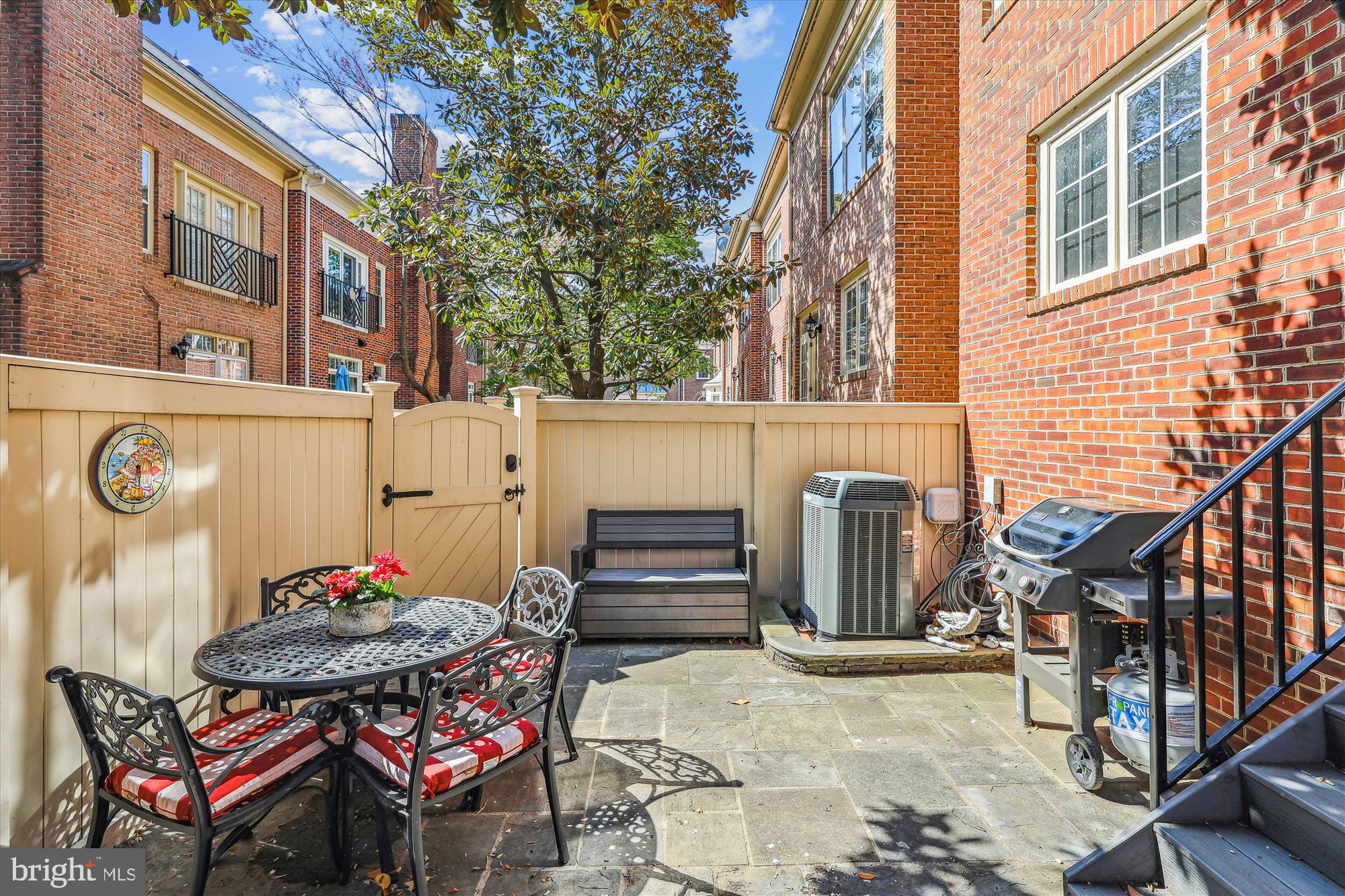817 WATER PLACE