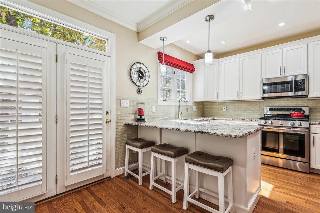 817 WATER PLACE