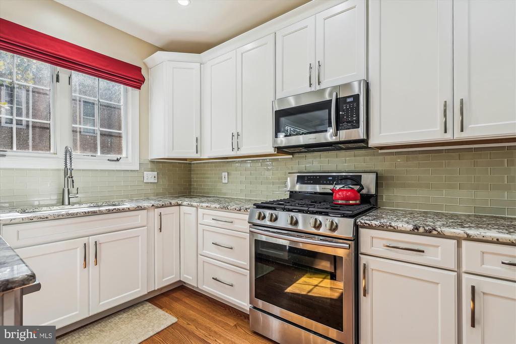 817 WATER PLACE