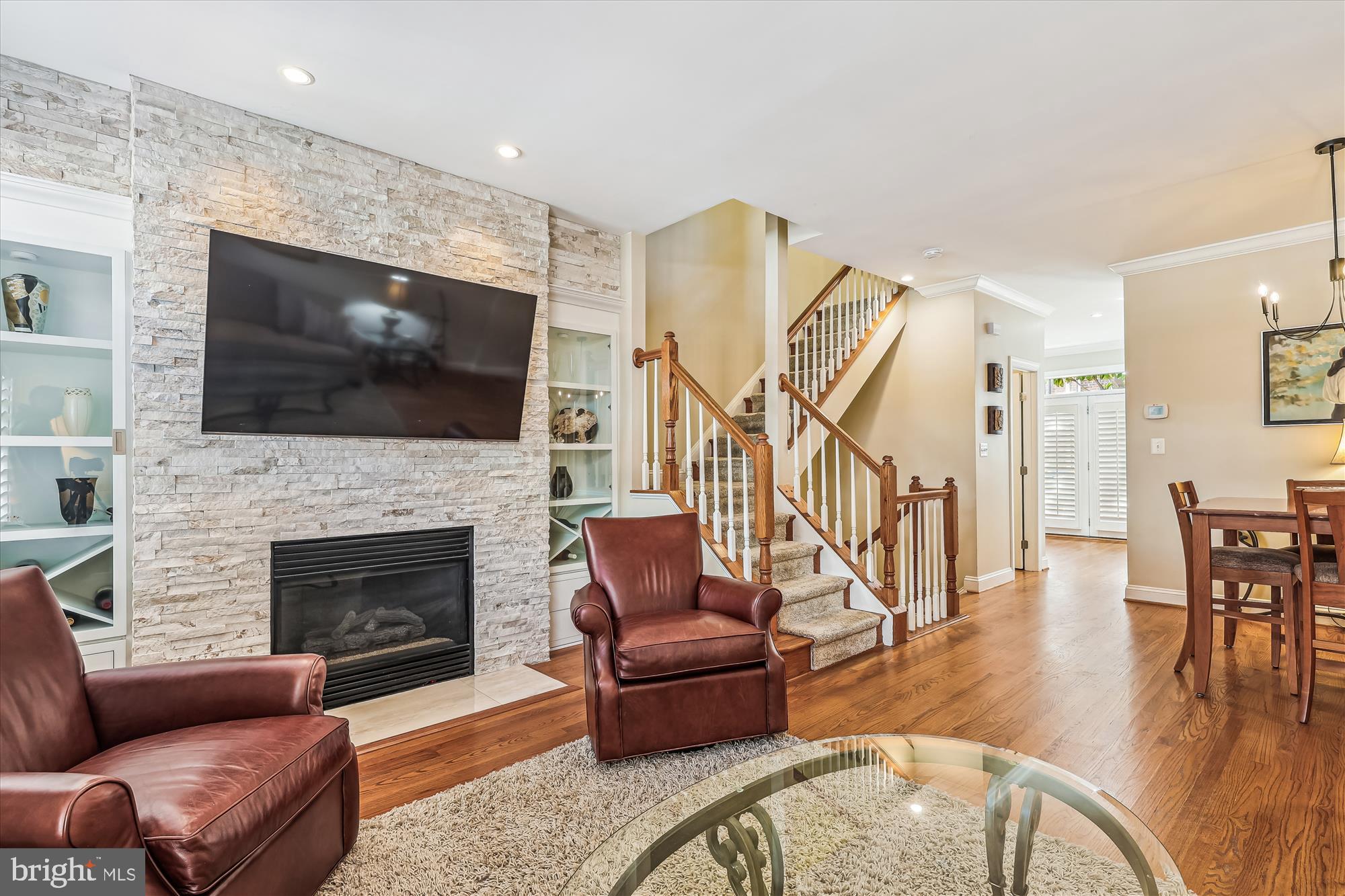 817 WATER PLACE