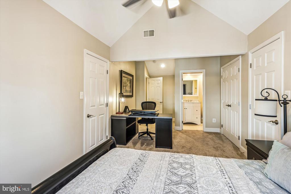 817 WATER PLACE