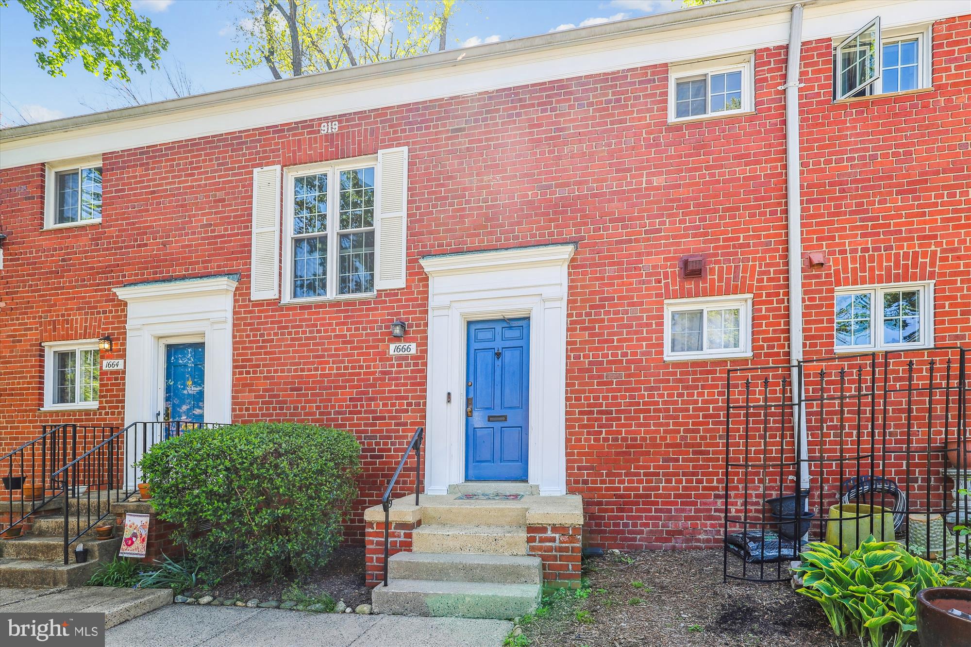 1666 FITZGERALD LANE