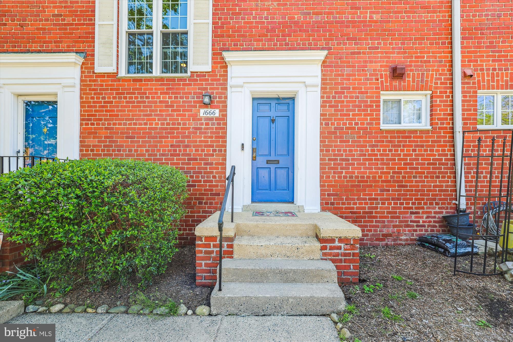 1666 FITZGERALD LANE