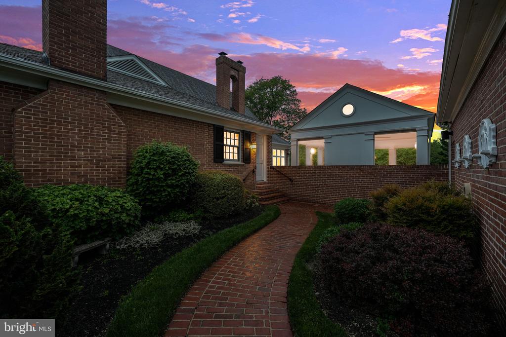 1419 JANNEYS LANE