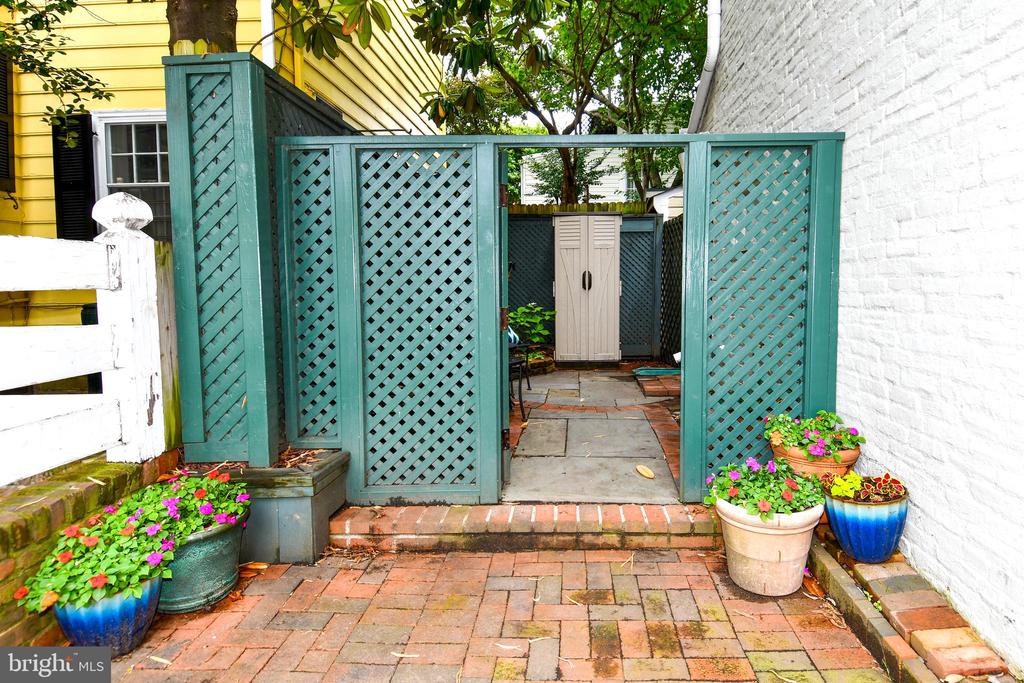 305 N SAINT ASAPH STREET N