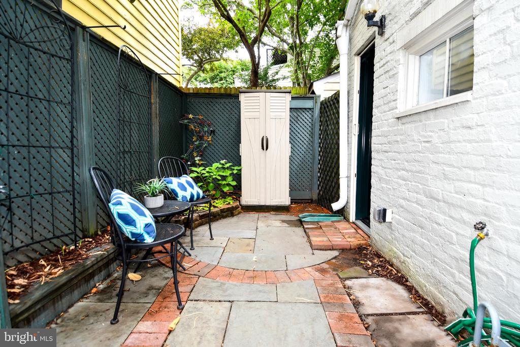 305 N SAINT ASAPH STREET N