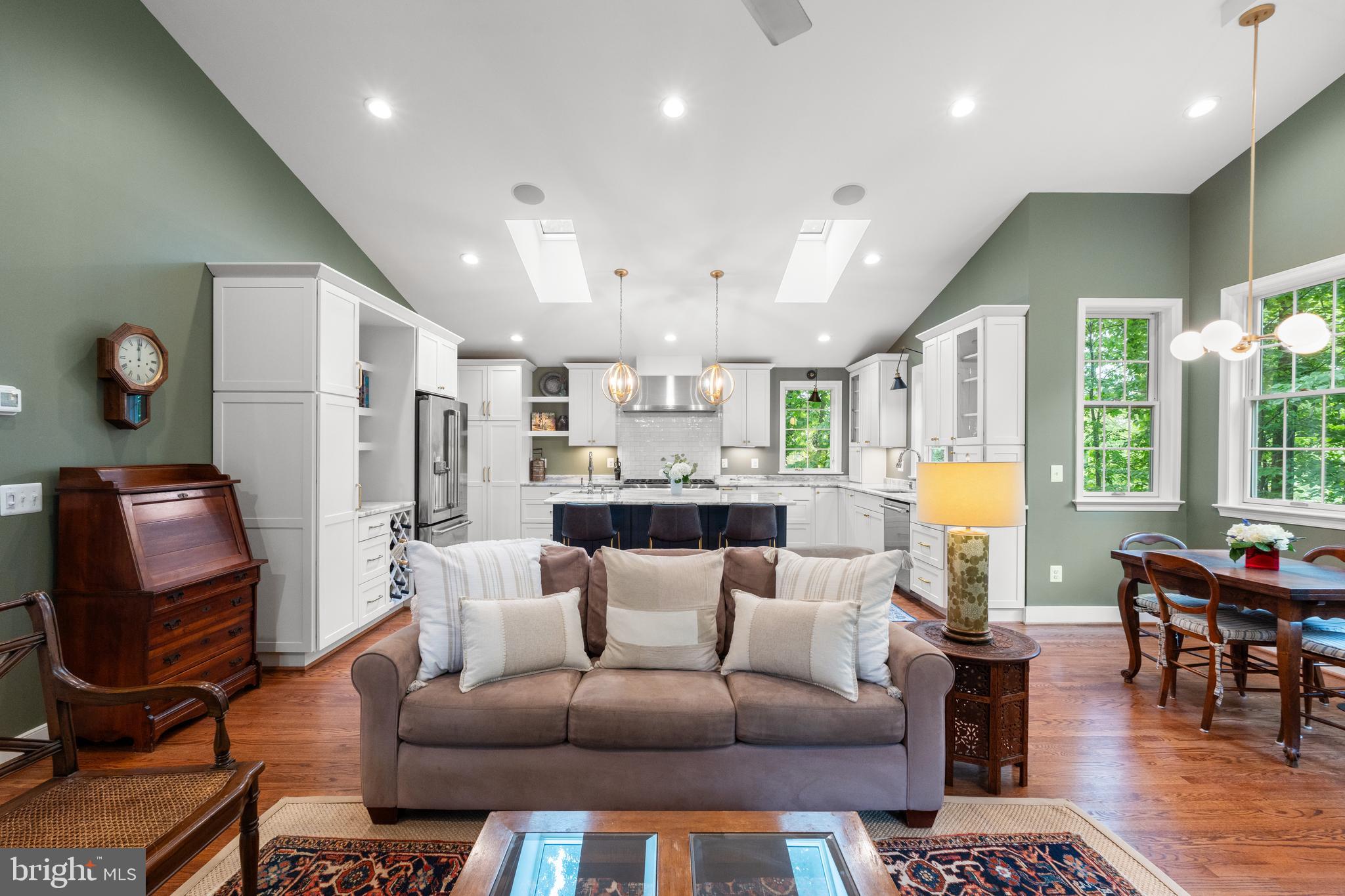 4812 MAURY LANE