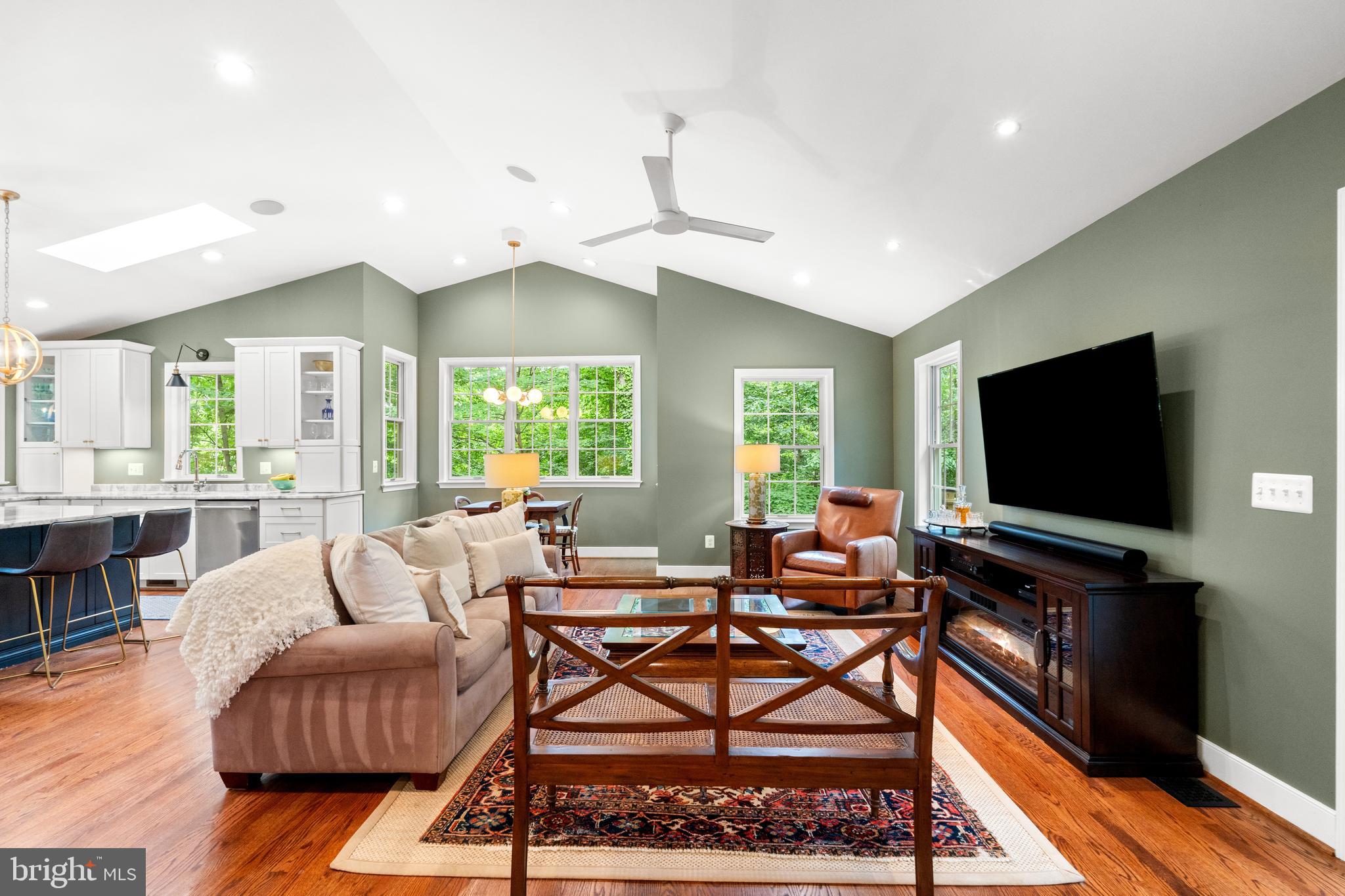 4812 MAURY LANE