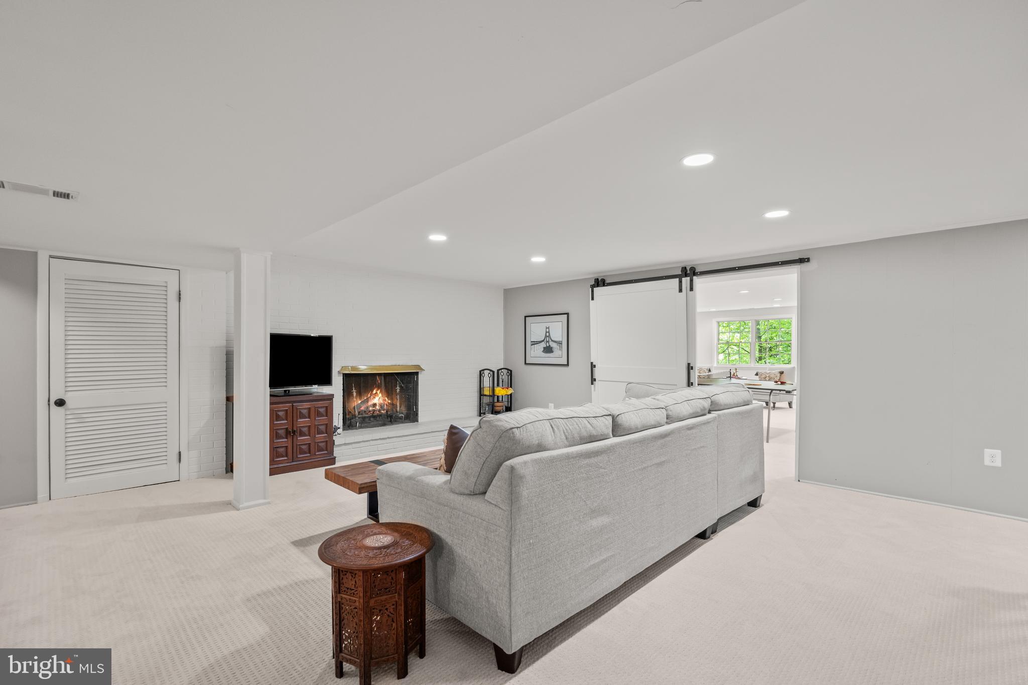 4812 MAURY LANE