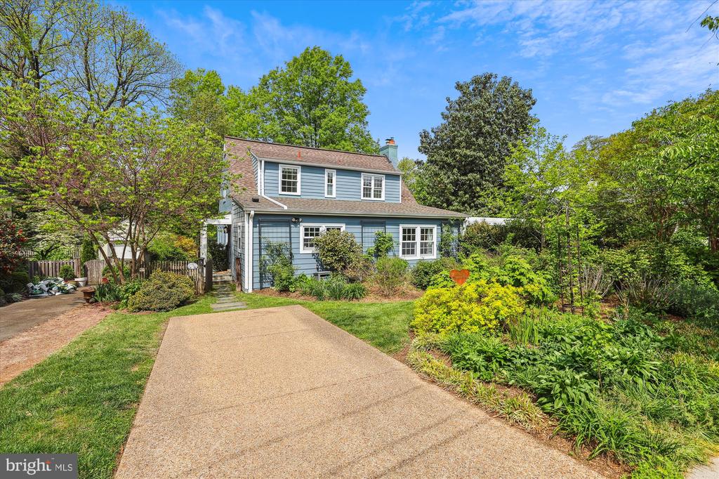 314 CLOVERWAY DRIVE