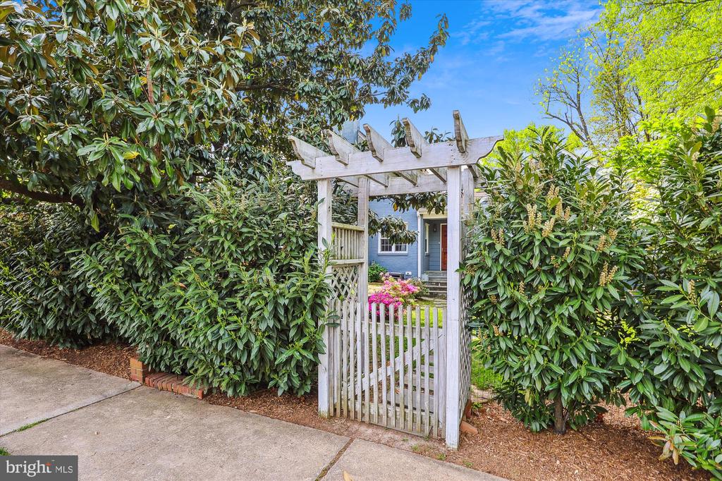314 CLOVERWAY DRIVE