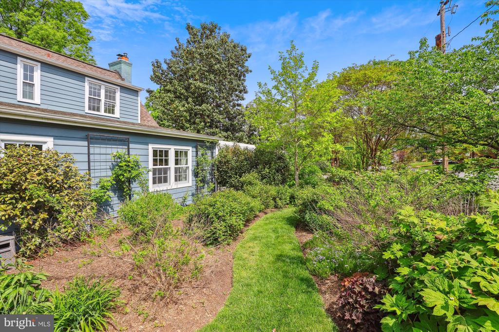 314 CLOVERWAY DRIVE