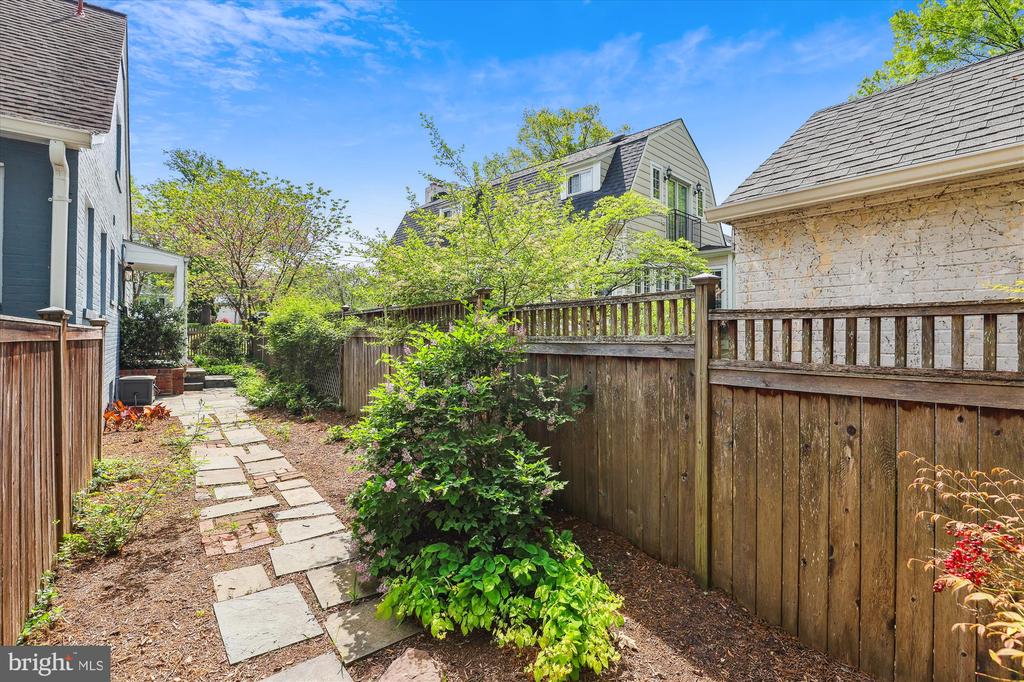 314 CLOVERWAY DRIVE