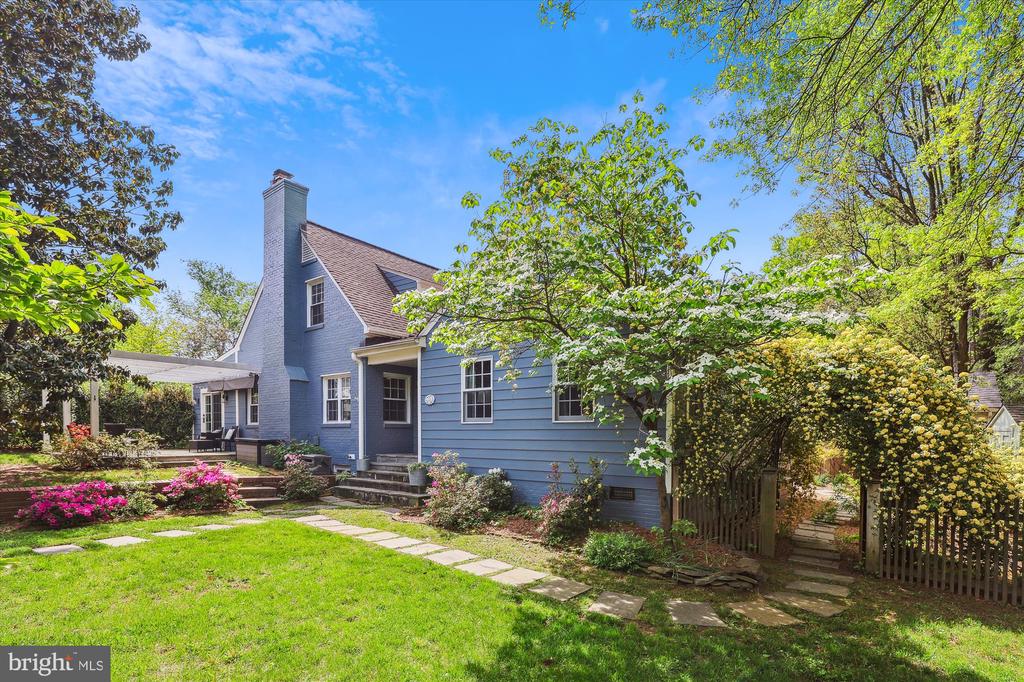 314 CLOVERWAY DRIVE