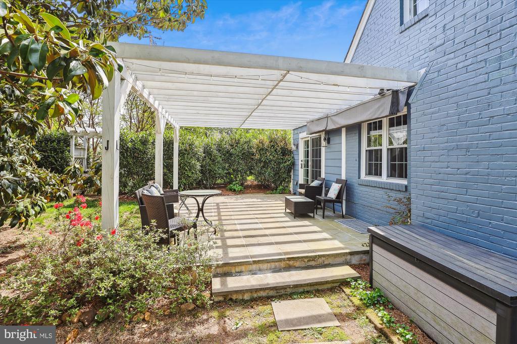 314 CLOVERWAY DRIVE