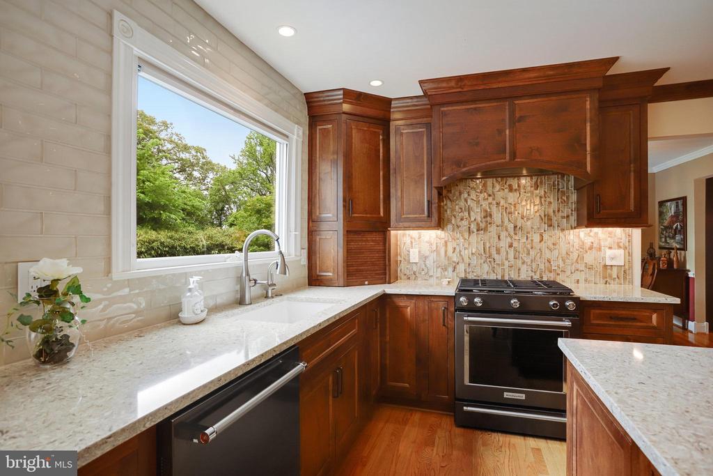 4004 FEATHERSTONE PLACE
