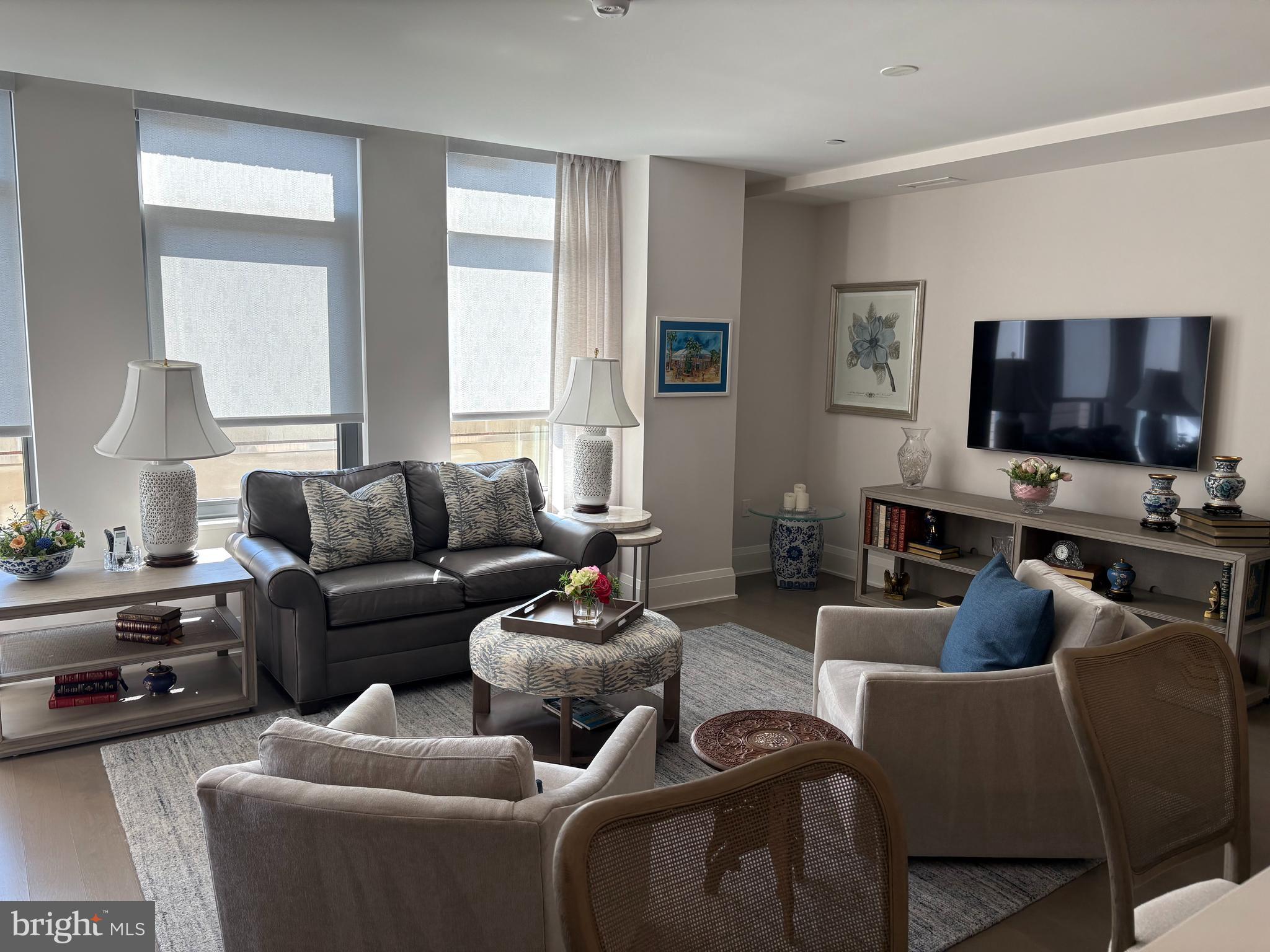 16 BAKERS WALK 404