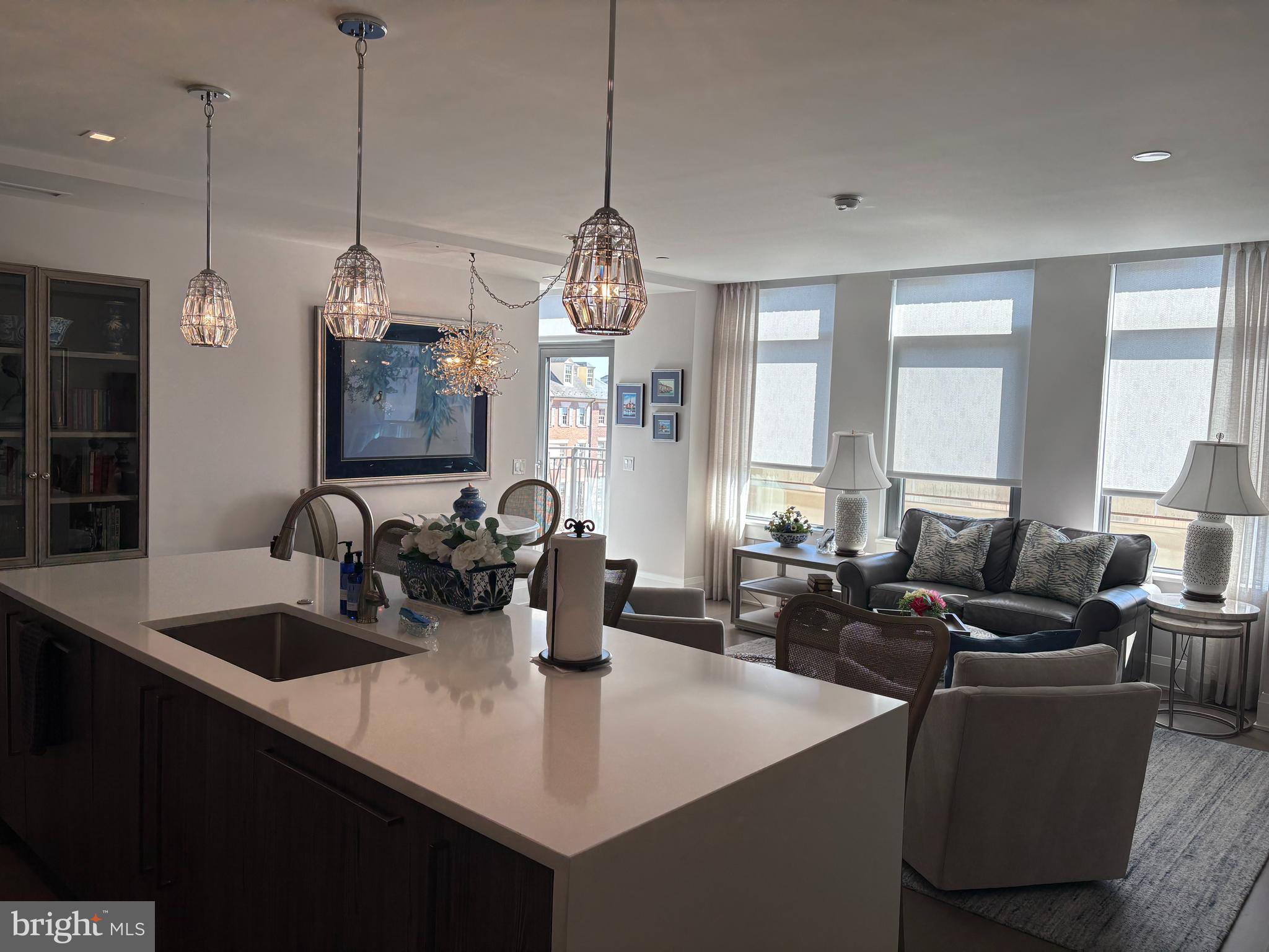 16 BAKERS WALK 404