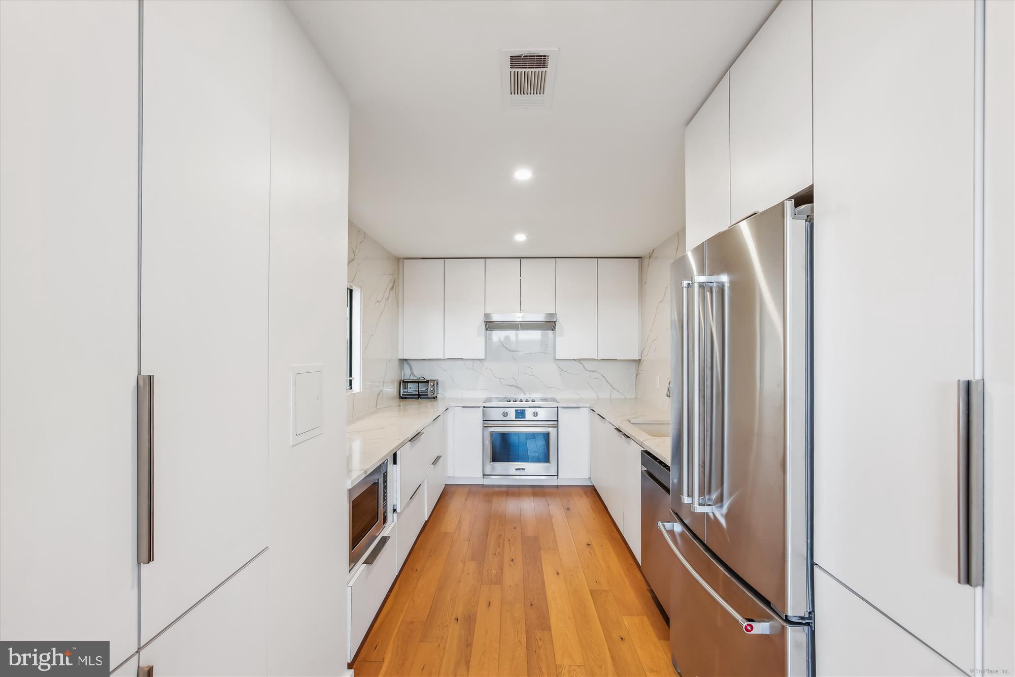 501 SLATERS LANE 316