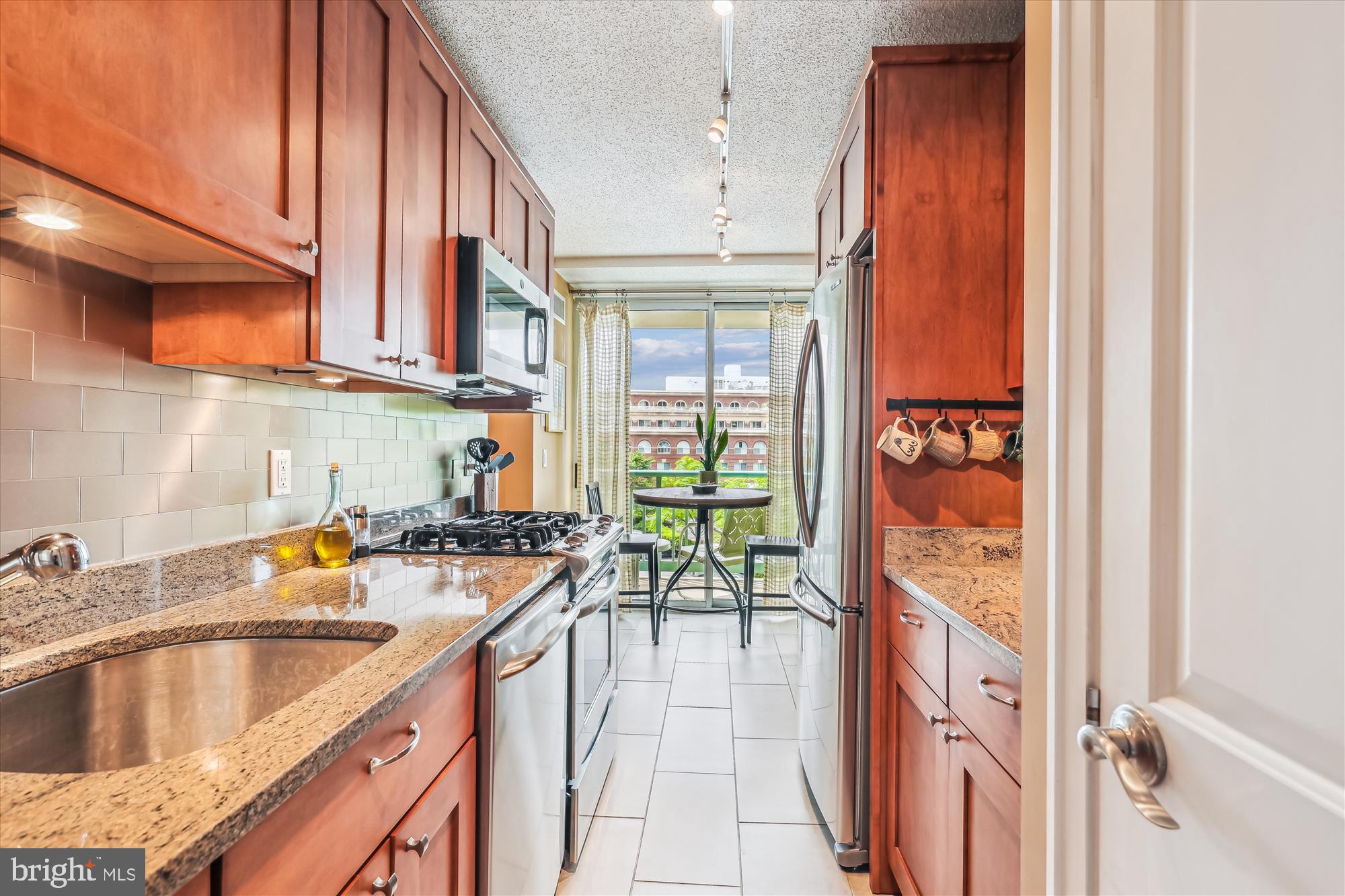 501 SLATERS LANE 316