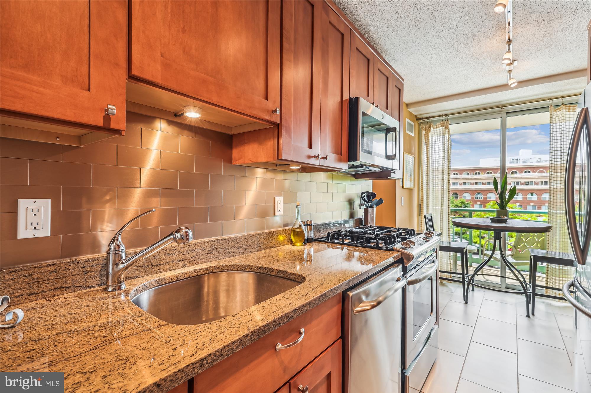 501 SLATERS LANE 316
