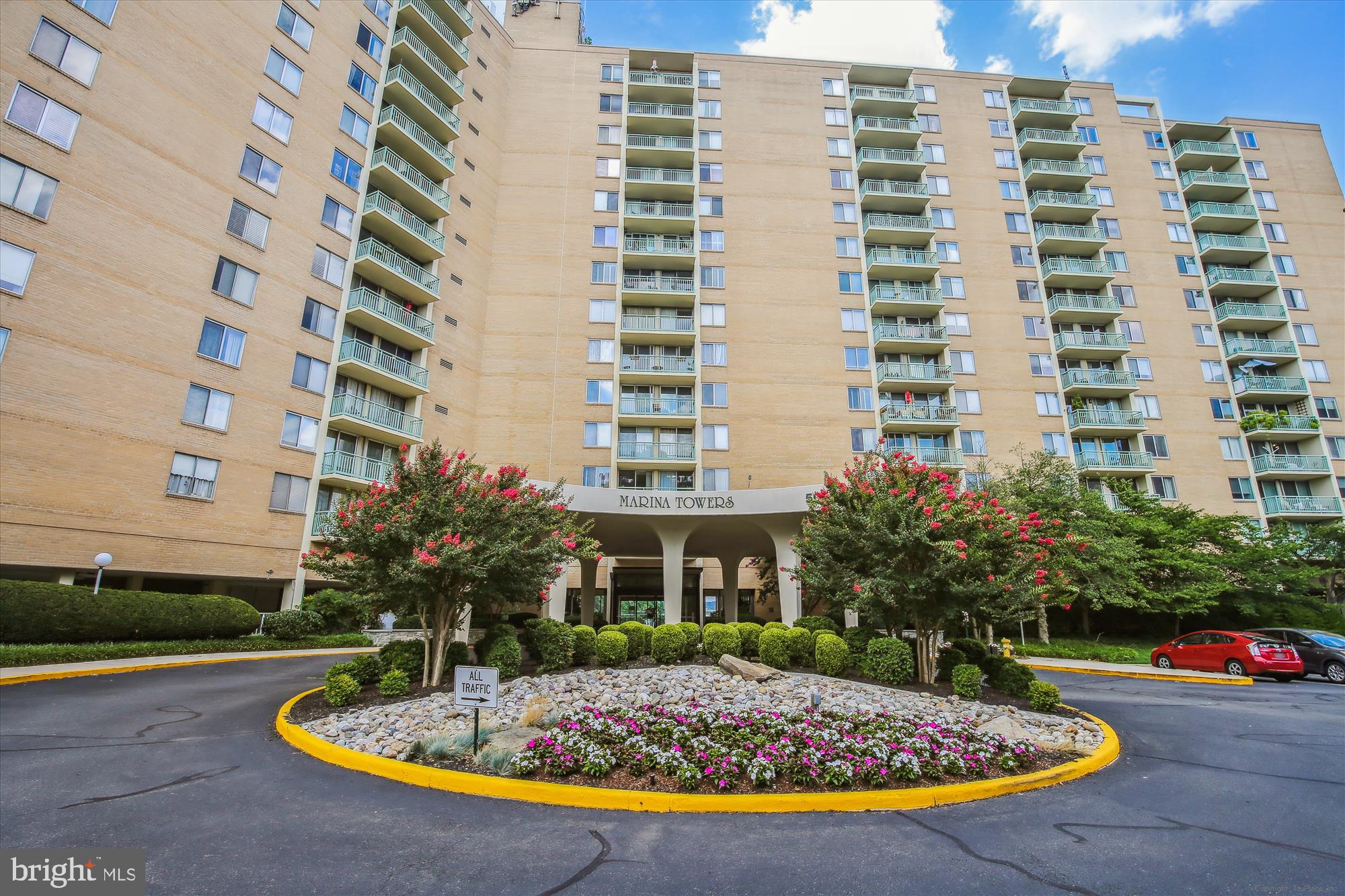 501 SLATERS LANE 316