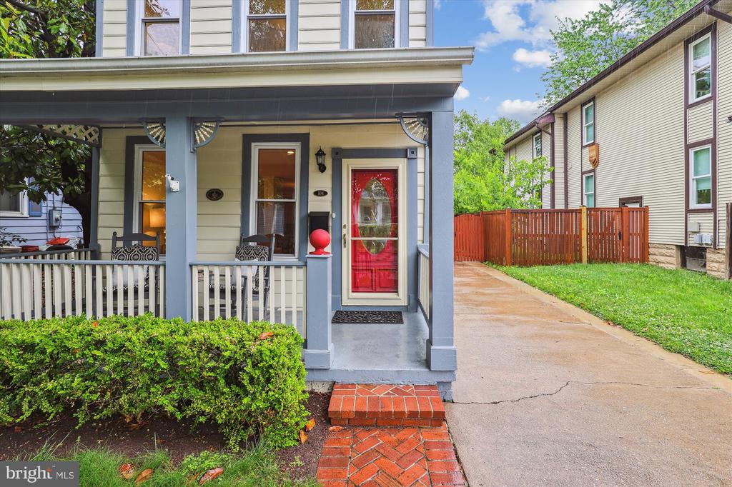 104 E OXFORD AVENUE