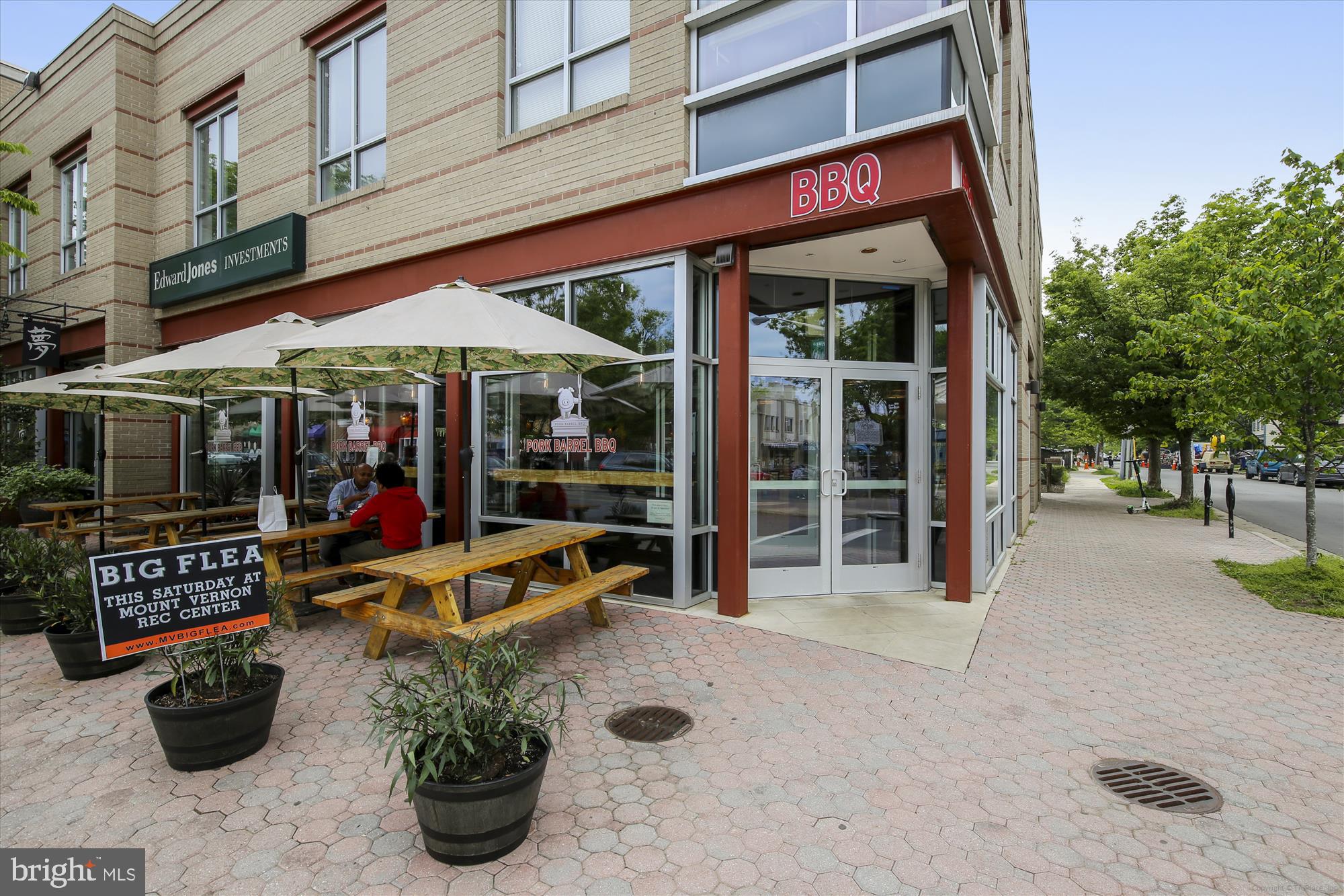 104 E OXFORD AVENUE