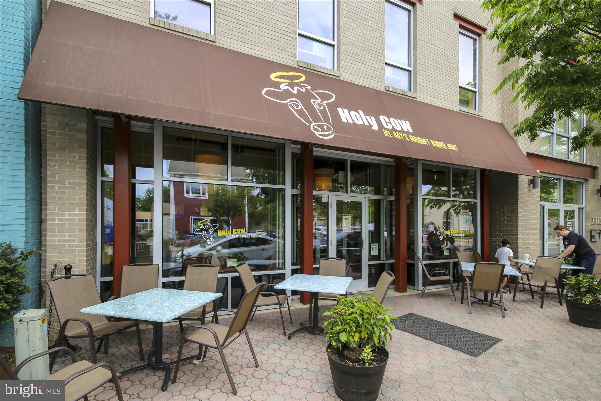 104 E OXFORD AVENUE