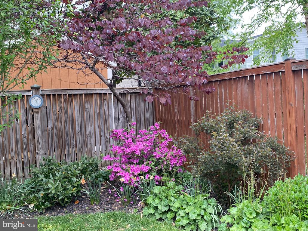 104 E OXFORD AVENUE