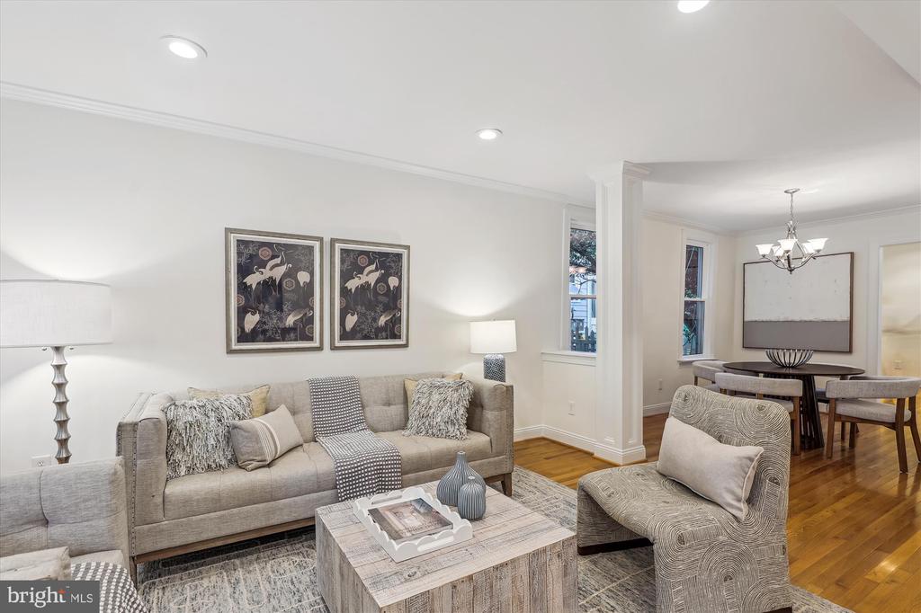 104 E OXFORD AVENUE