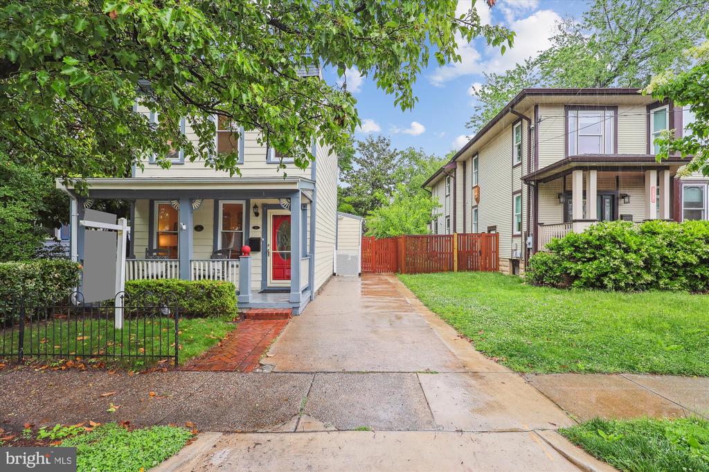 104 E OXFORD AVENUE