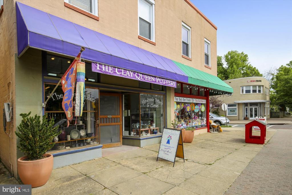 104 E OXFORD AVENUE