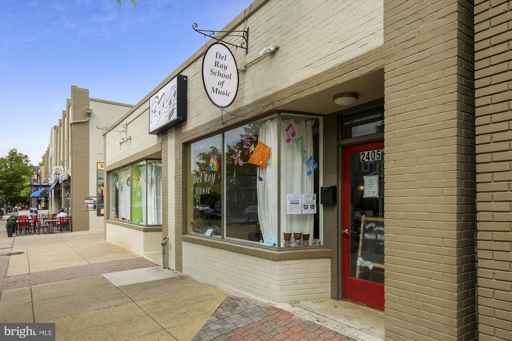 104 E OXFORD AVENUE