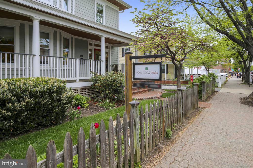 104 E OXFORD AVENUE
