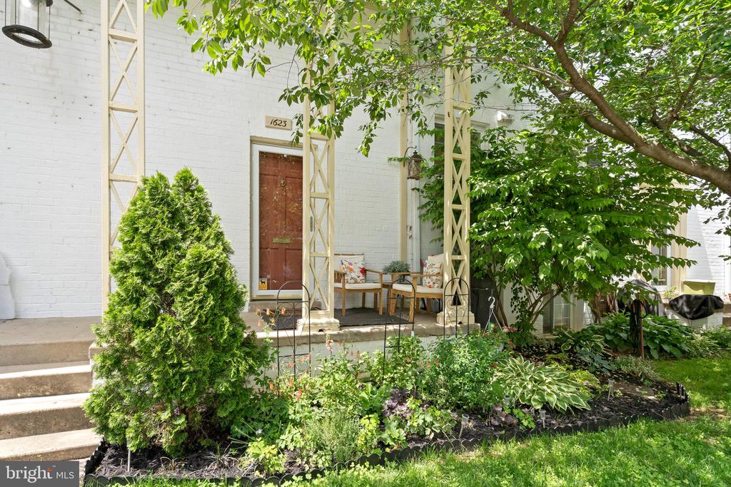 1623 RIPON PLACE