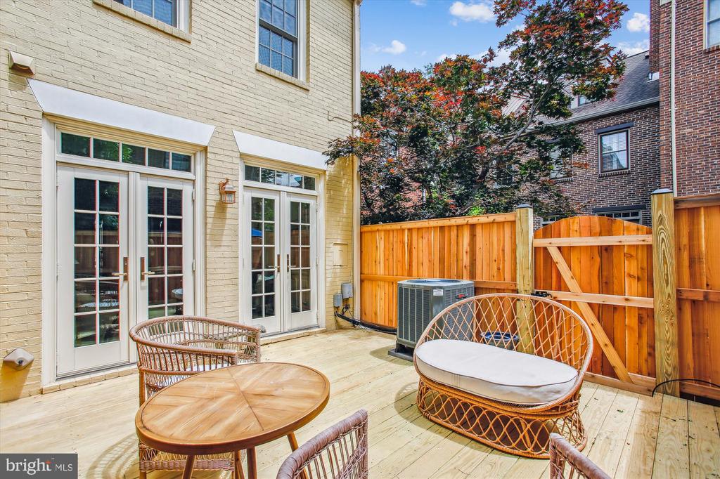 802 BASHFORD LANE