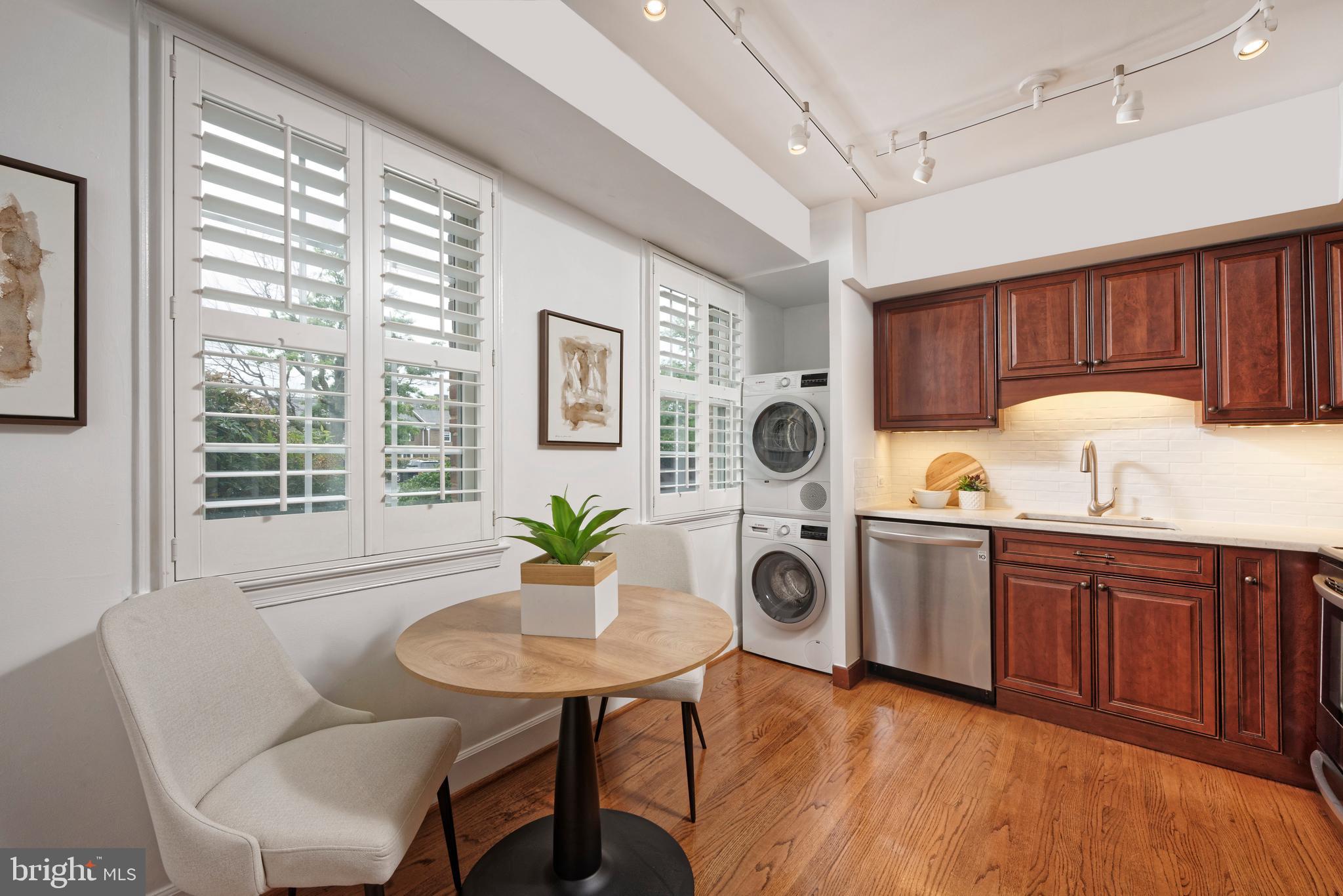 1107 N PITT STREET 1B