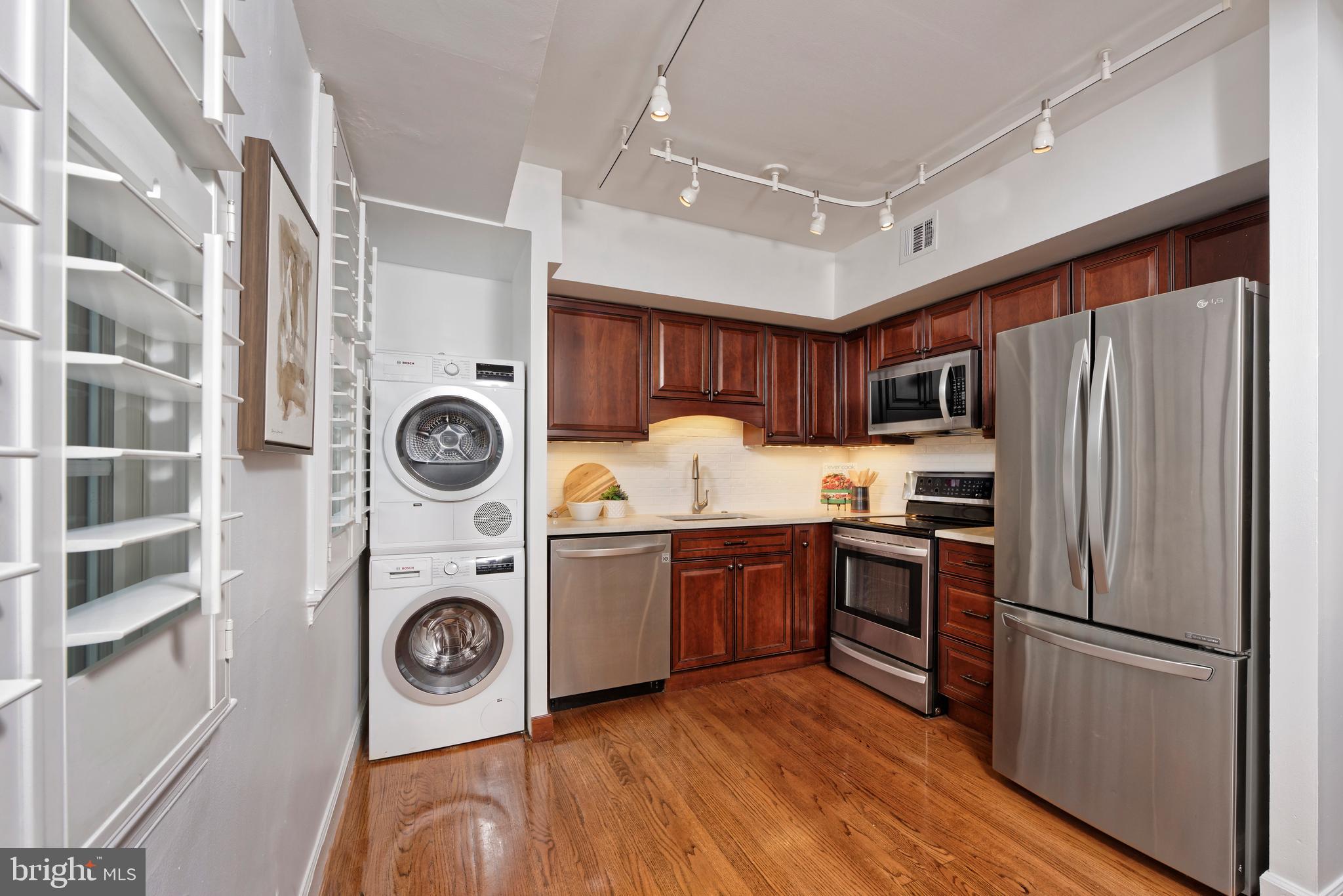 1107 N PITT STREET 1B