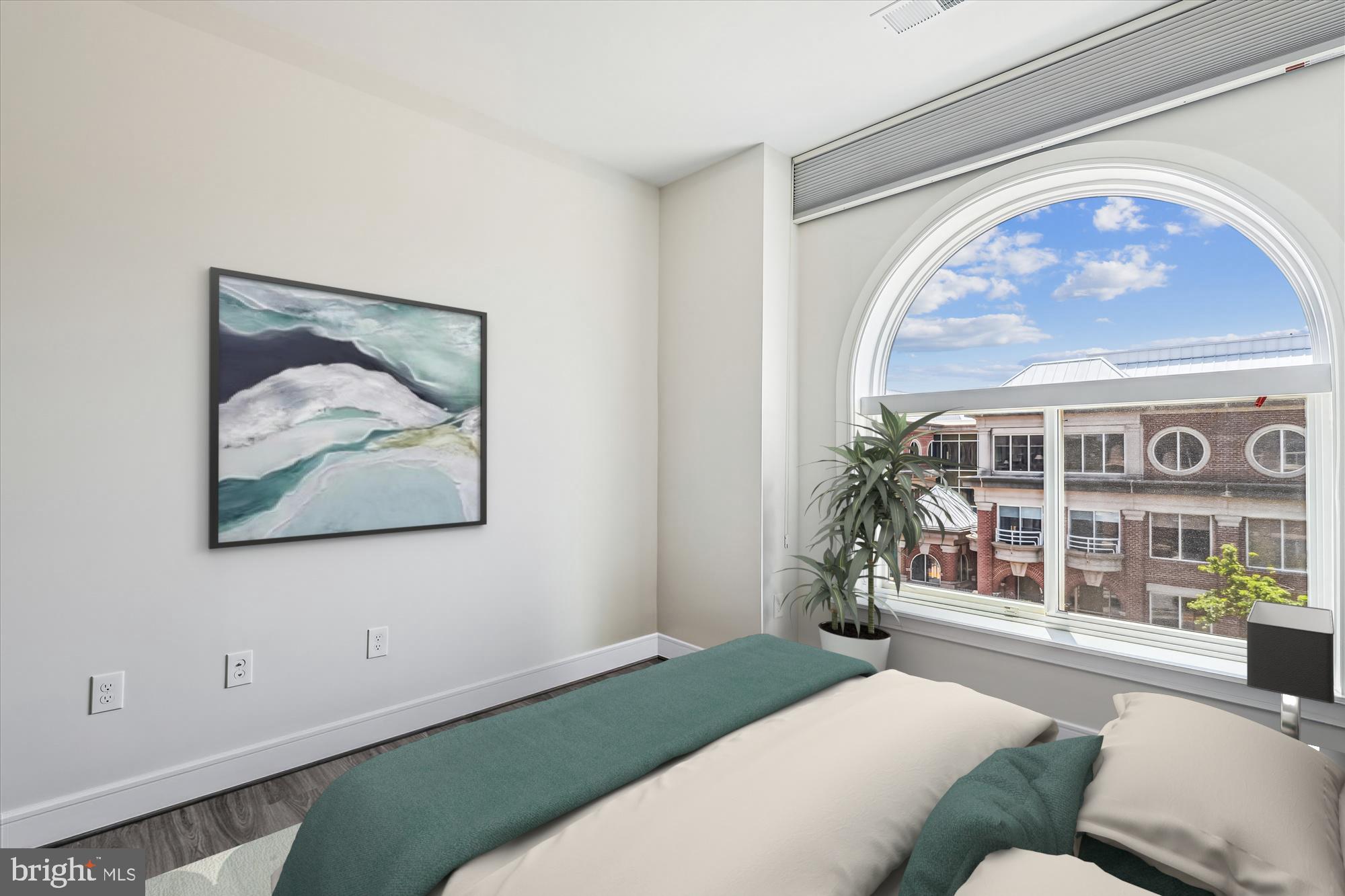 625 SLATERS LANE 407