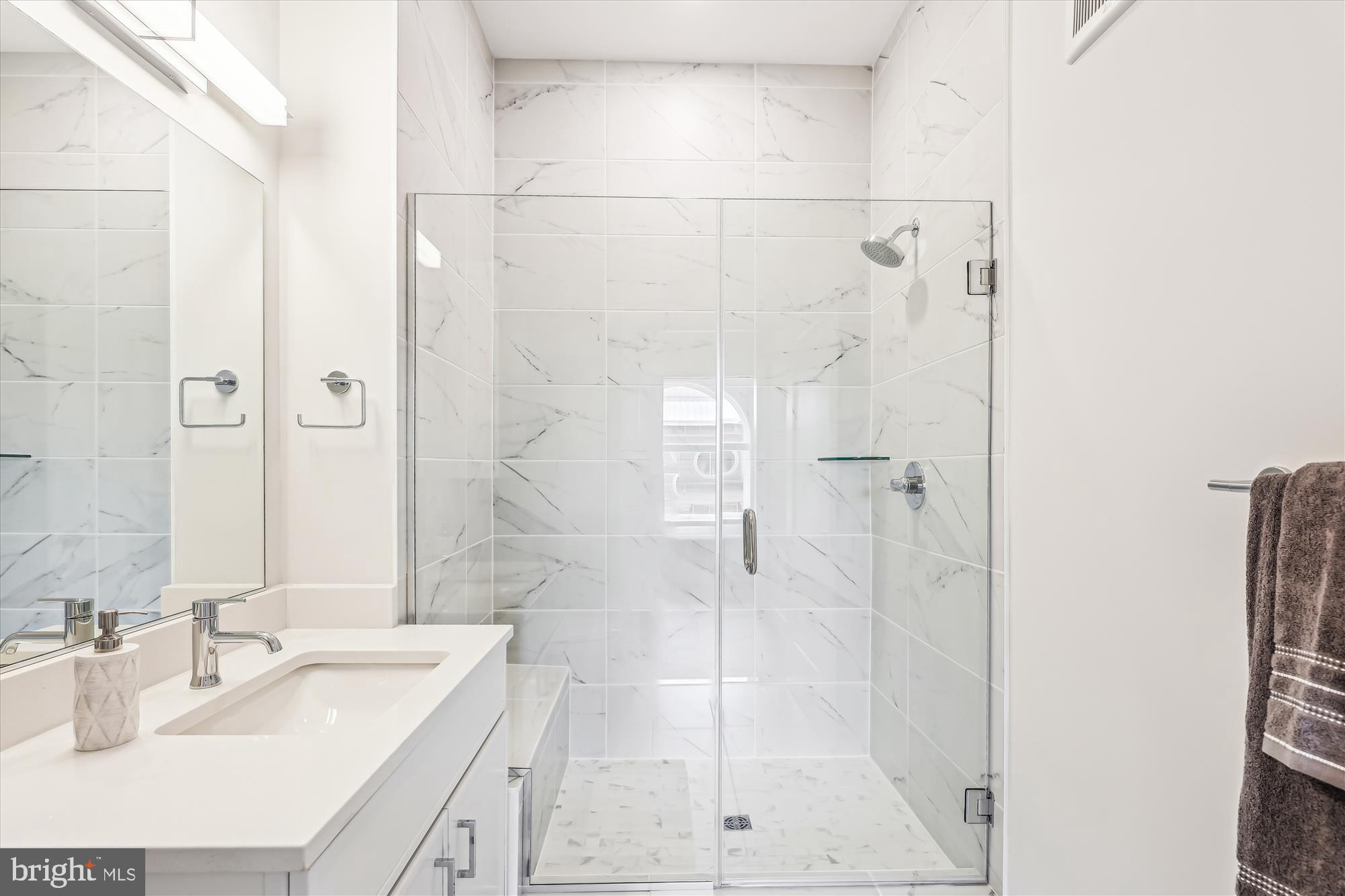 625 SLATERS LANE 407