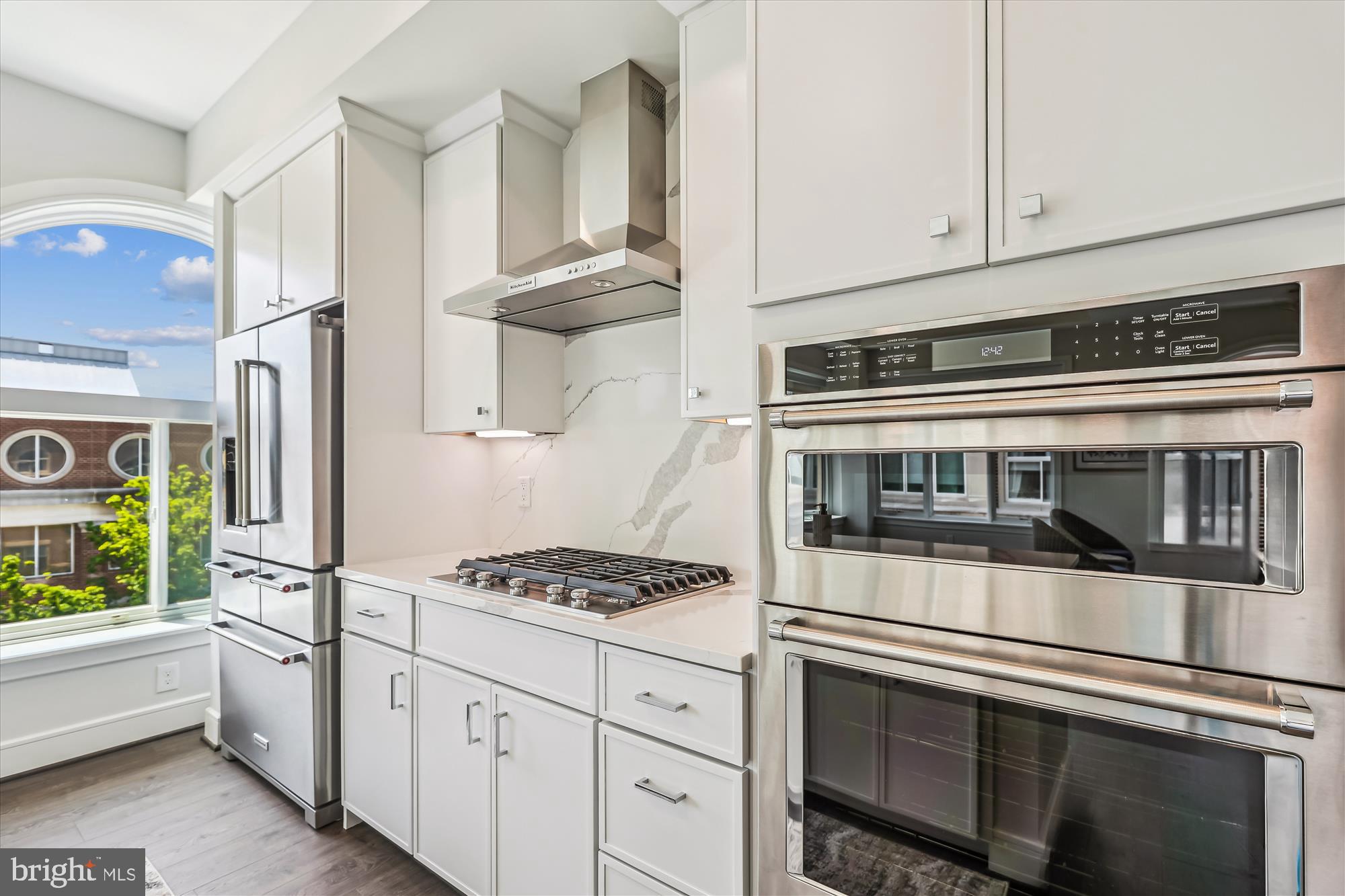 625 SLATERS LANE 407