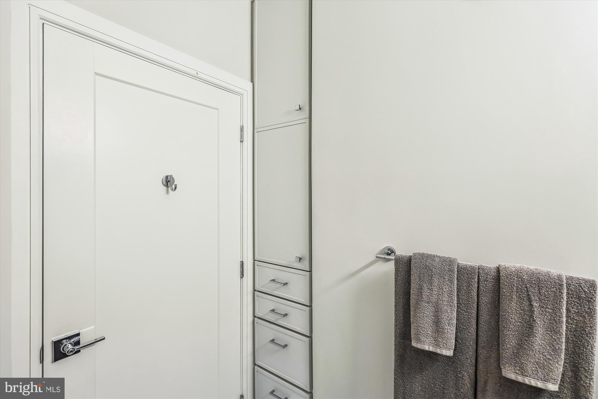 625 SLATERS LANE 407