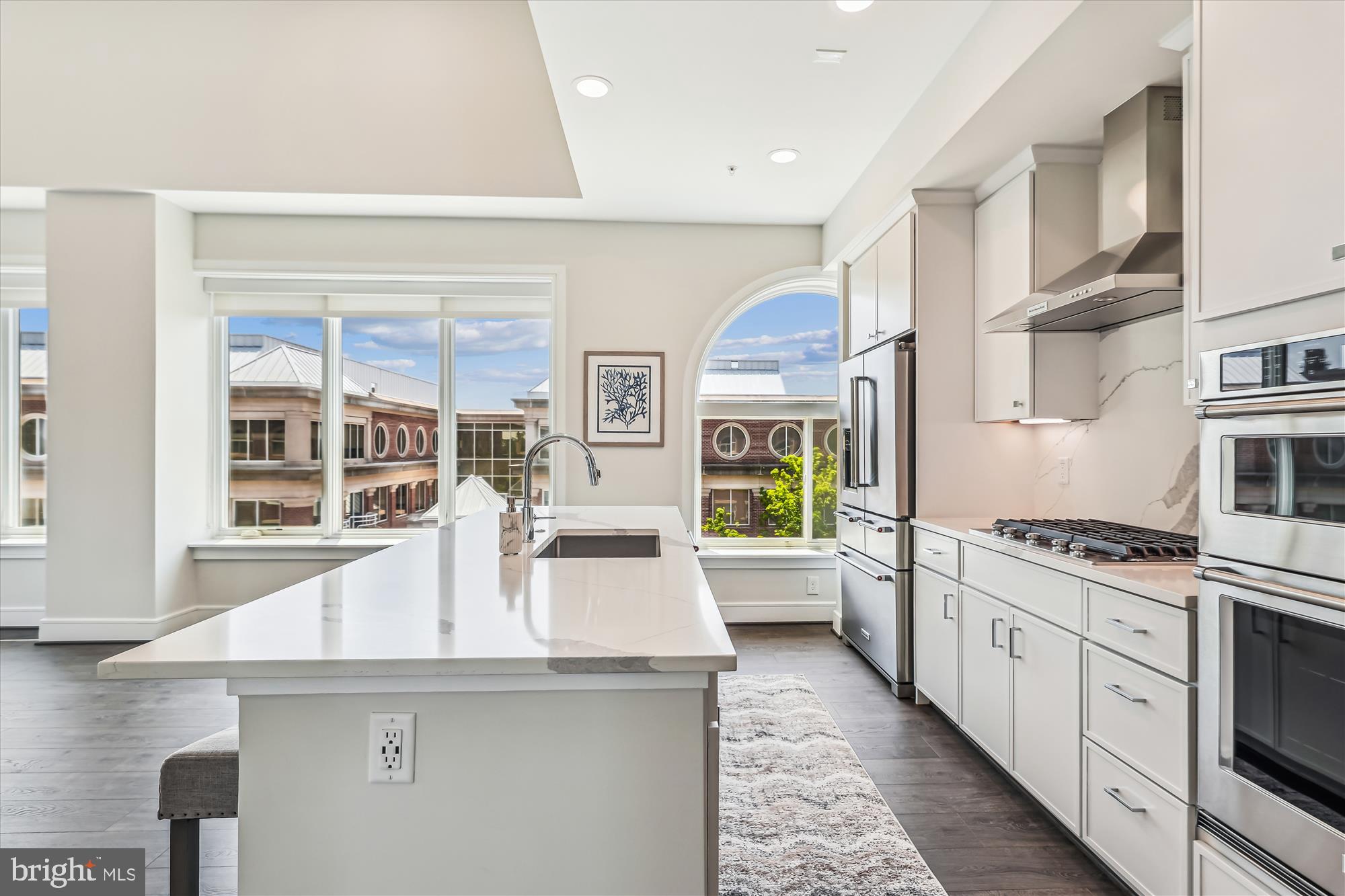 625 SLATERS LANE 407