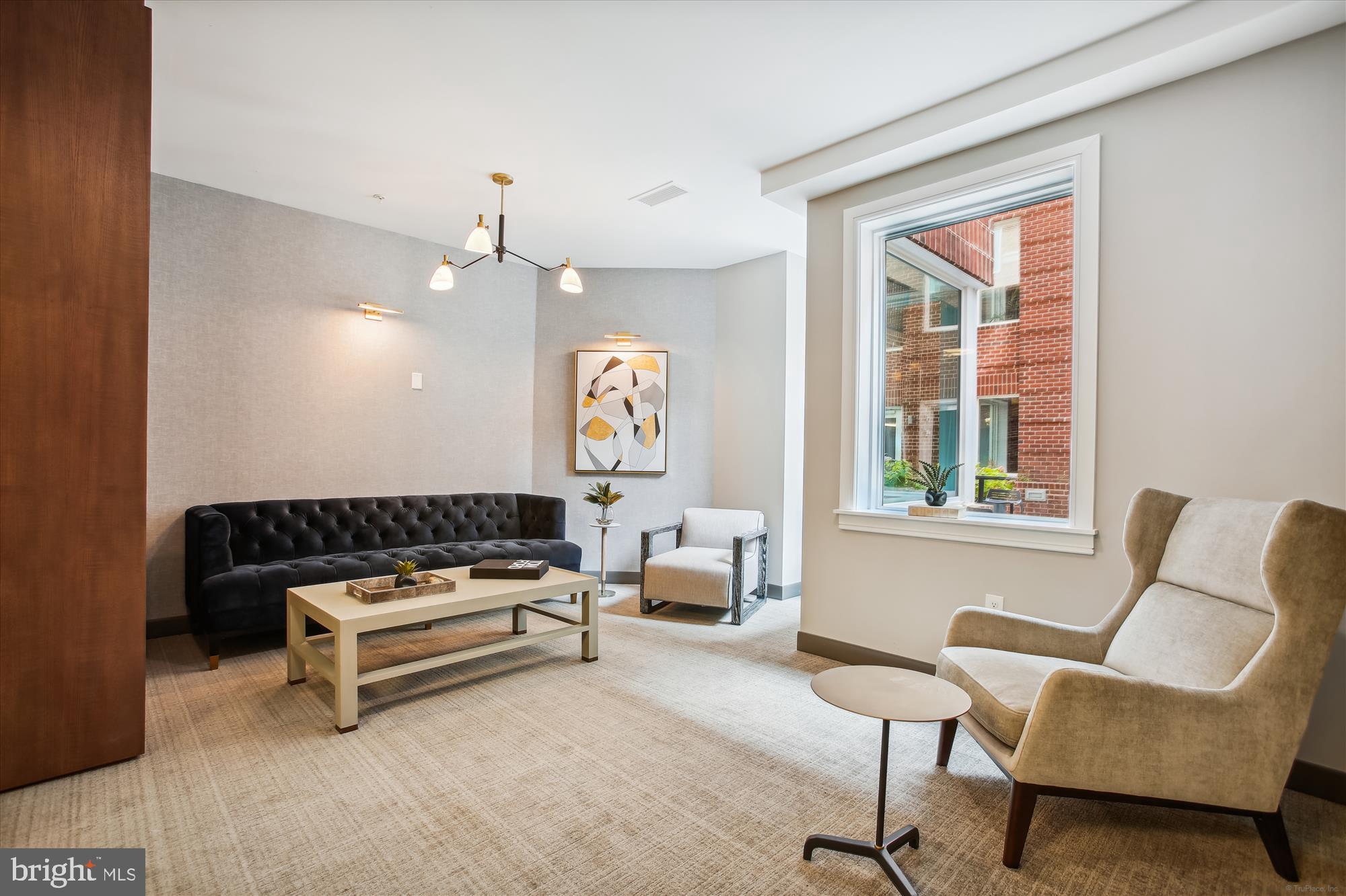 625 SLATERS LANE 407