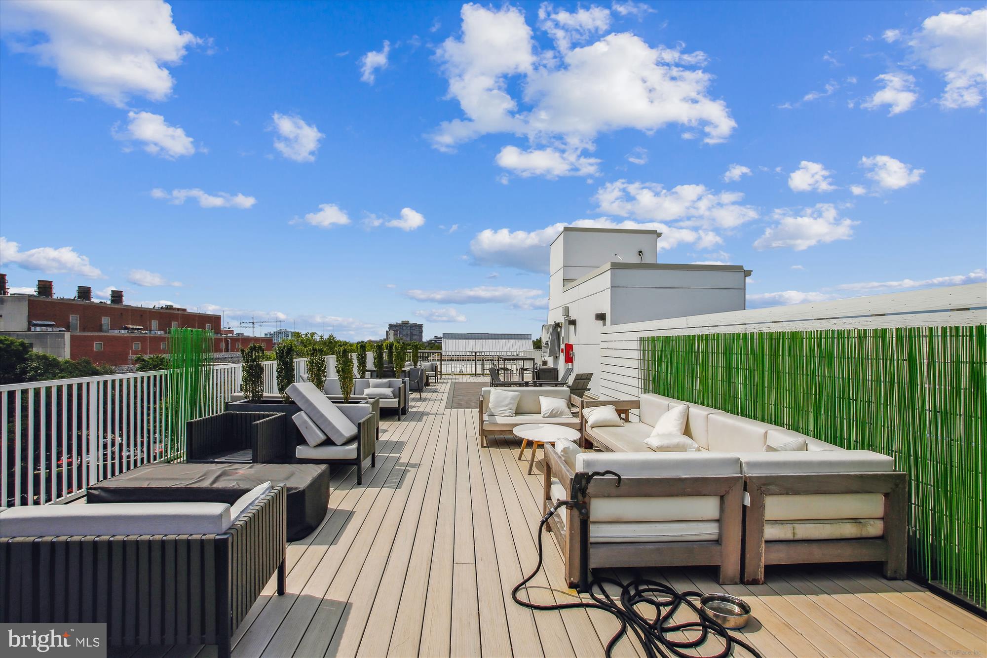 625 SLATERS LANE 407