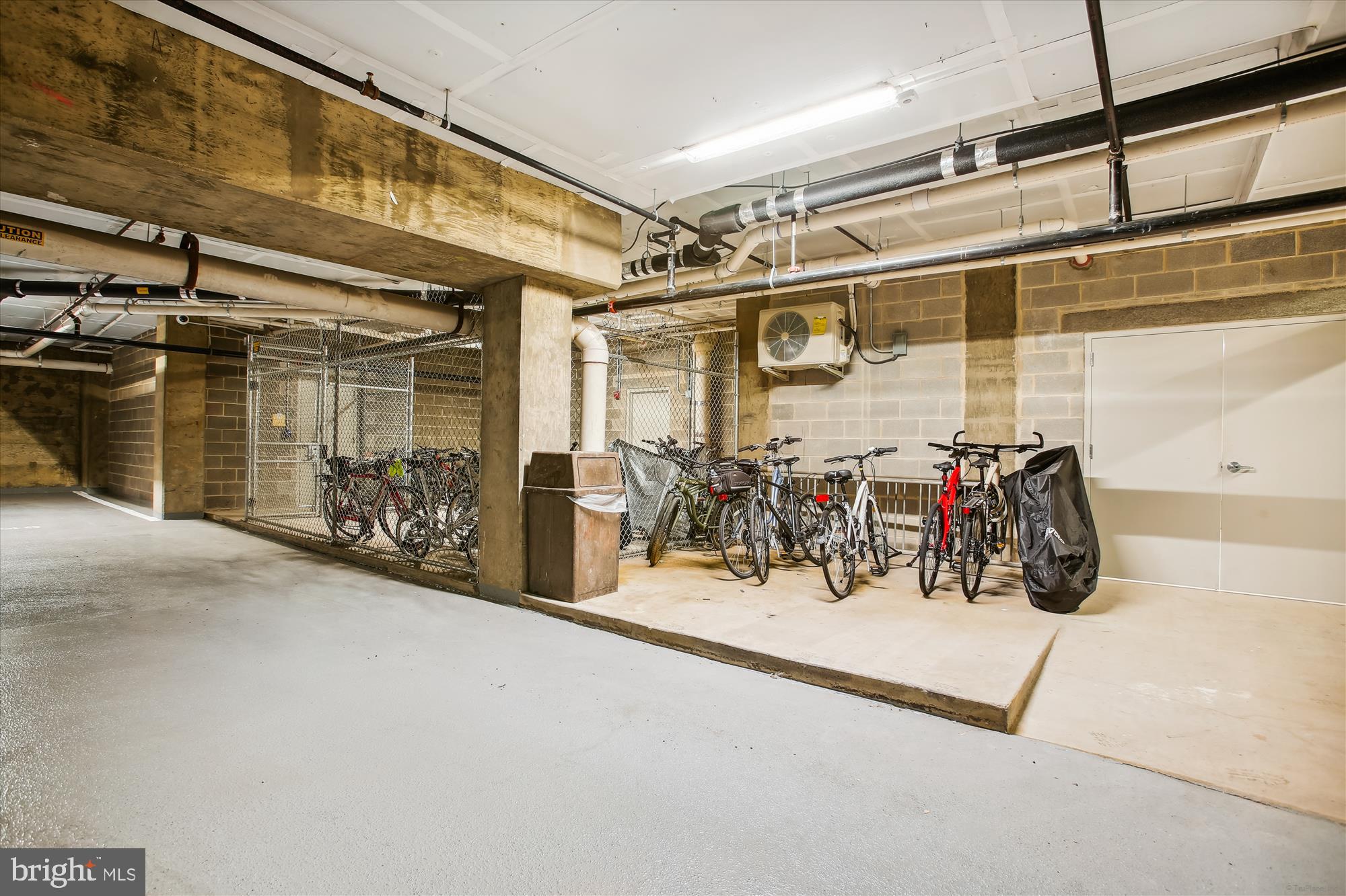 625 SLATERS LANE 407