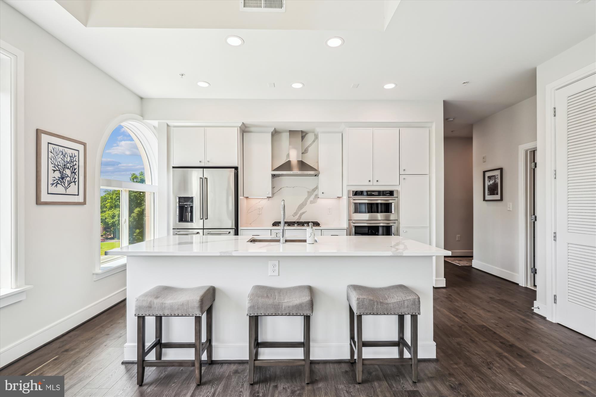 625 SLATERS LANE 407