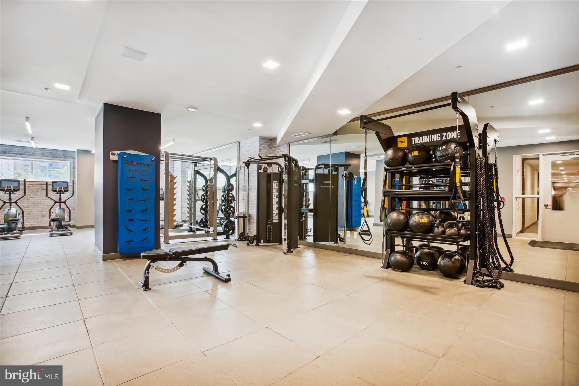 625 SLATERS LANE 407