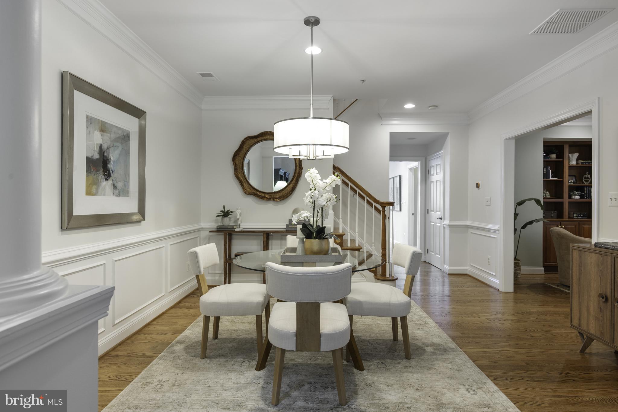1106 ROUNDHOUSE LANE